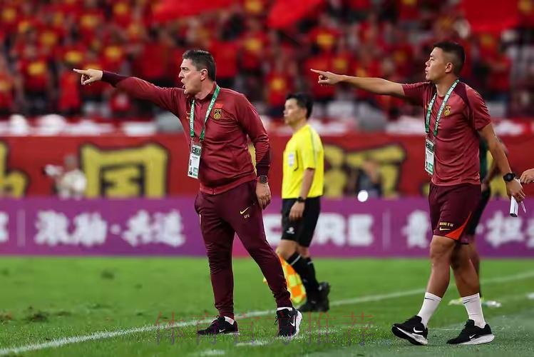 世预赛-黄博文武磊立功 国足2-0卡塔尔进12强赛